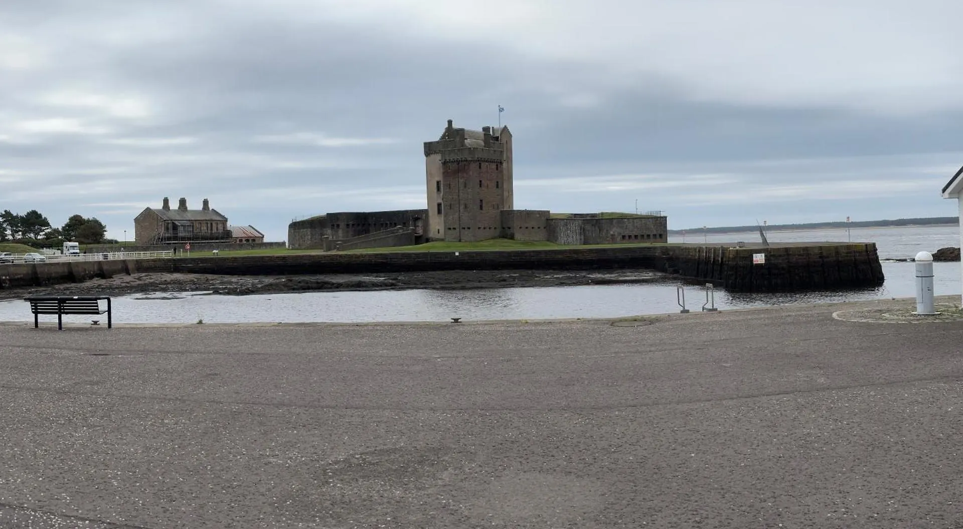Taylor Close - Spacious Central Ferry Flat Broughty Ferry