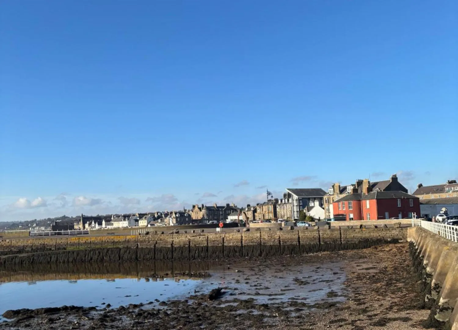 Taylor Close - Spacious Central Ferry Flat Broughty Ferry Apartment