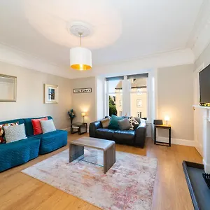  Apartment Manor Place